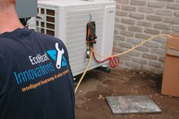 Foto van een energieinstallatie door EcoHeat Innovations. Onze installaties passen perfect in jouw visie of interieur.
