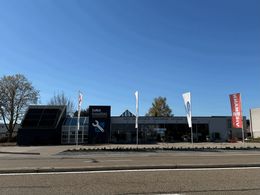 Showroom van EcoHeat in Maaseik met warmtepompen, airco en batterijsystemen