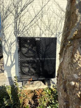 Foto van een installatie door EcoHeat Innovations.